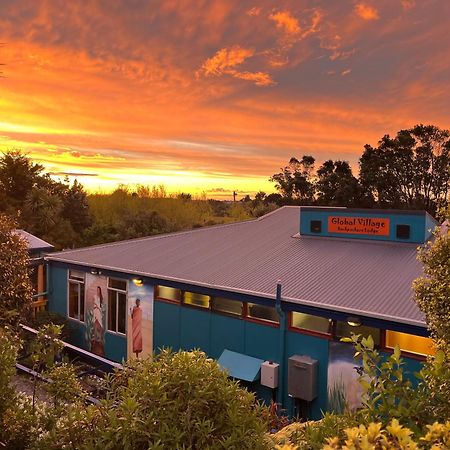 Global Village Travellers Lodge Greymouth Esterno foto The Village Theatre