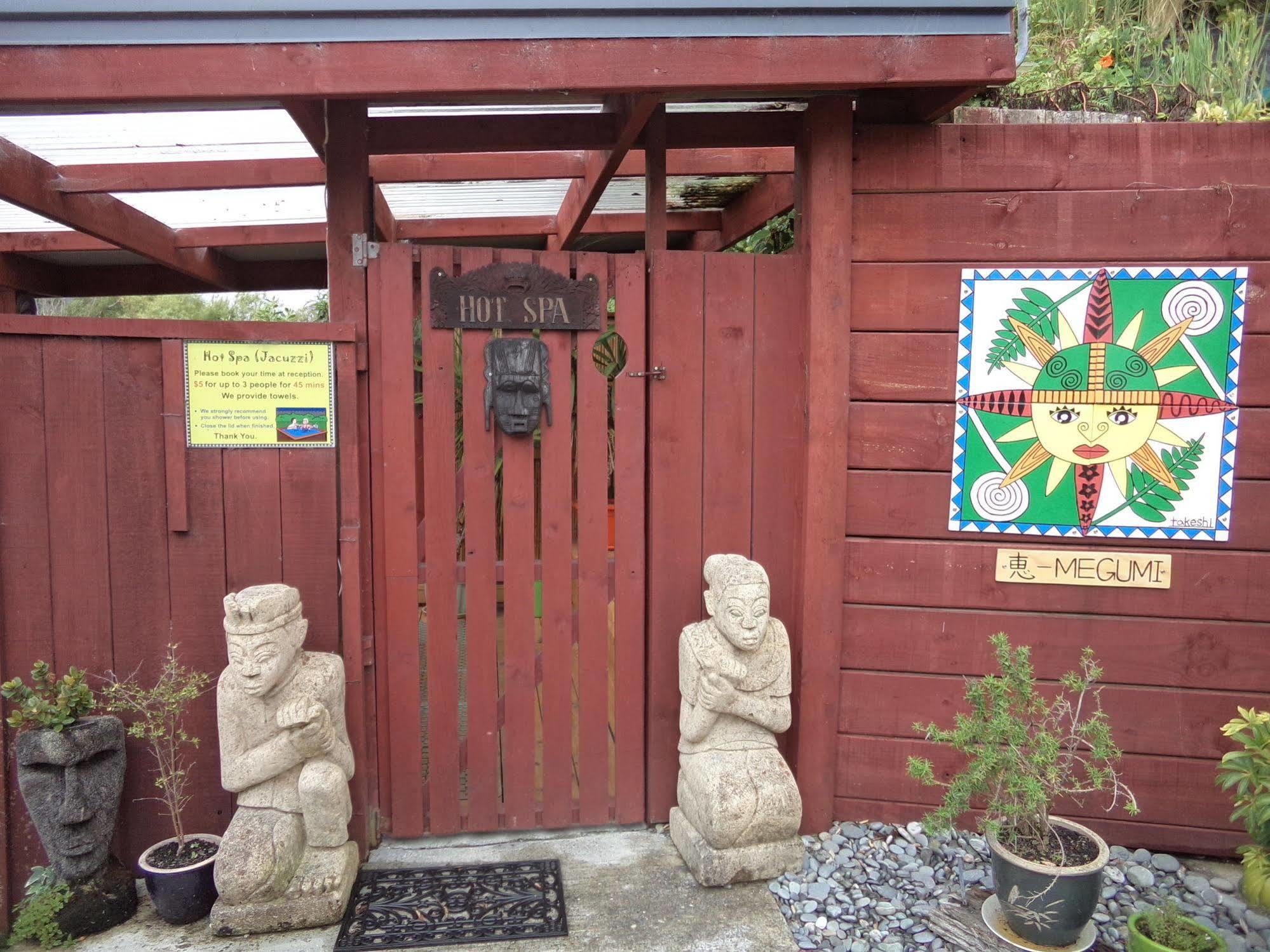 Global Village Travellers Lodge Greymouth Esterno foto The entrance to the museum