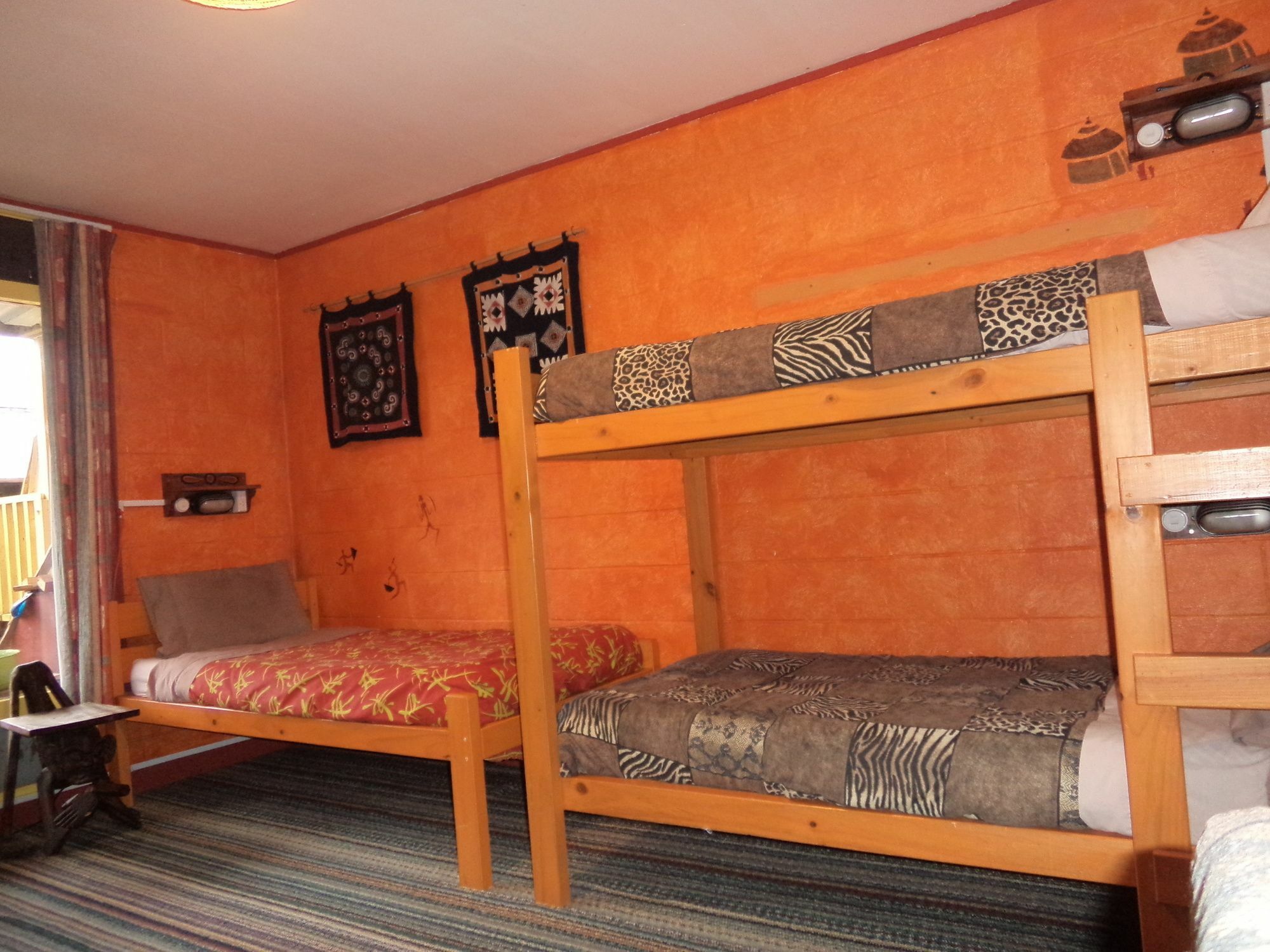 Global Village Travellers Lodge Greymouth Esterno foto A typical room at Club Med